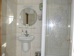 1-bed Cottage on Coastal Pathway in South Wales