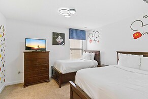 Giant Villa W/private Pool&spa, Game Room, & More!