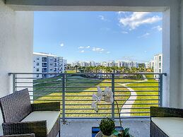 Modern Condo Near Disney Foosball Water Park!