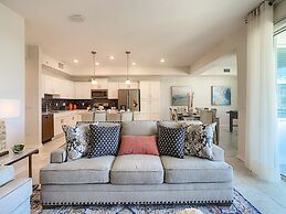 Modern Condo Near Disney Foosball Water Park!