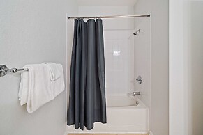 Renovated Condo by Convention Center & I-drive