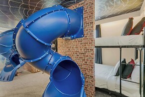 Must SEE Villa! Private Poolthemed Roomstheater!