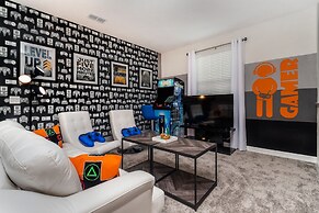 Villa W/private Pool &themed Rooms, Near Disney!