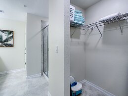 Updated Condo, 5 mi to Disney, On-site Water Park!