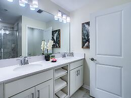 Updated Condo, 5 mi to Disney, On-site Water Park!