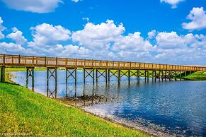 Updated Condo, 5 mi to Disney, On-site Water Park!