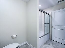 Updated Condo, 5 mi to Disney, On-site Water Park!