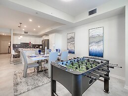 Modern Condogiant Water Slidefoosballnear Wdw!