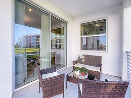 Modern Condogiant Water Slidefoosballnear Wdw!