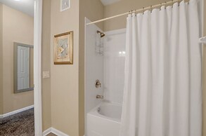 Cozy Condo W/private Balcony Steps to Conv. Ctr