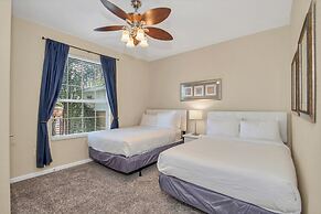 Cozy Condo W/private Balcony Steps to Conv. Ctr