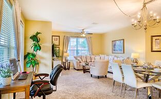 Cozy Condo W/private Balcony Steps to Conv. Ctr