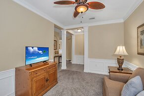 Cozy Condo W/private Balcony Steps to Conv. Ctr