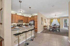 Cozy Condo W/private Balcony Steps to Conv. Ctr