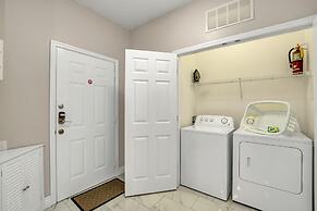 Luxurious Condo Near Disneyfree Waterpark Access