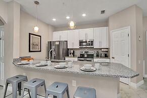 Luxurious Condo Near Disneyfree Waterpark Access