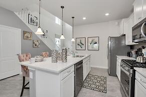 Private Pool Villa W/pool Table, On-site Waterpark