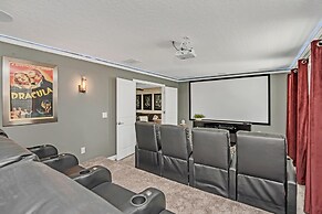 Large Villa, Private Pool+game Room+movie Theater!