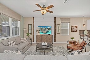 Large Villa, Private Pool+game Room+movie Theater!