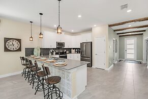 Large Villa, Private Pool+game Room+movie Theater!