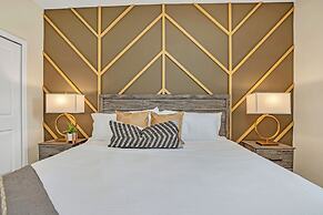 Large Villa, Private Pool+game Room+movie Theater!