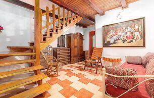 Holiday House Marina