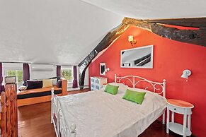 Holiday House Marina