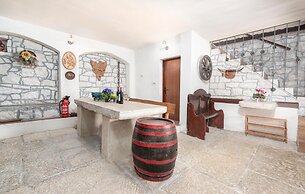 Holiday House Marina