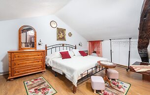 Holiday House Marina