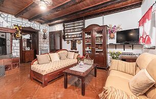 Holiday House Marina