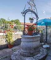 Holiday House Marina