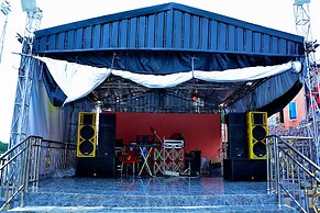 Dallas Grand Beach Hotel & Resort