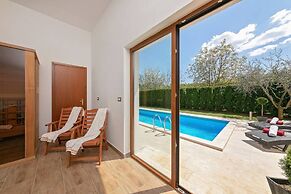 Charming 6-bed Villa in Vižinada