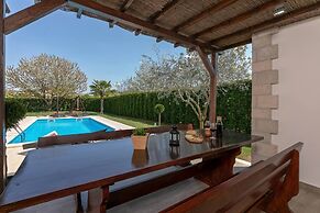 Charming 6-bed Villa in Vižinada