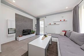 Charming 6-bed Villa in Vižinada