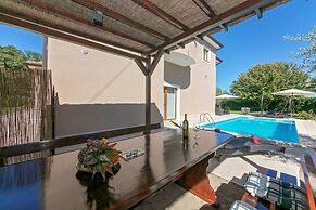 Charming 6-bed Villa in Vižinada