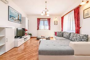 Charming 6-bed Villa in Vižinada