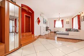Charming 6-bed Villa in Vižinada