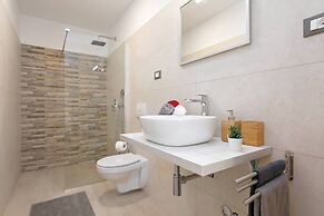 Charming 6-bed Villa in Vižinada