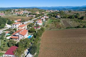 Charming 6-bed Villa in Vižinada