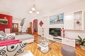 Charming 6-bed Villa in Vižinada