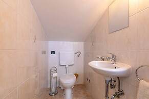 Charming 6-bed Villa in Vižinada