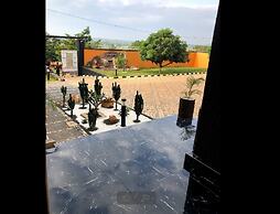 Cactus Hill Side Hotel