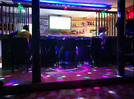 Cactus Hill Side Hotel