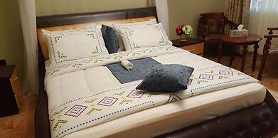 Cactus Hill Side Hotel