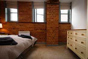 Karah Suites - Gloucester Docks