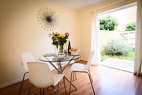 Karah Suites - Harescombe House