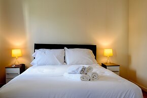 Karah Suites - Harescombe House