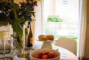 Karah Suites - Harescombe House