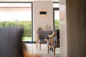 Aileena Hotel & Villas